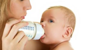 Bebeğinizin Yeterli Miktarda Anne Sütü Almadığını Nasıl Anlarsınız?